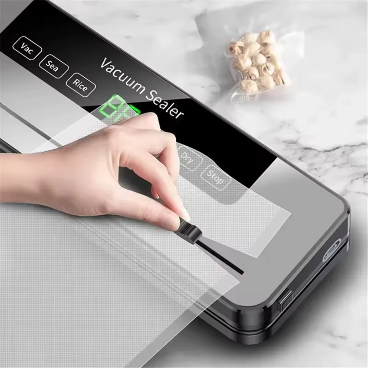 Kitchen Appliances Built In - 食品保存用電動真空シーラー。乾燥・湿潤モードに対応し、内蔵カッター付きのキッチン用真空包装システム。